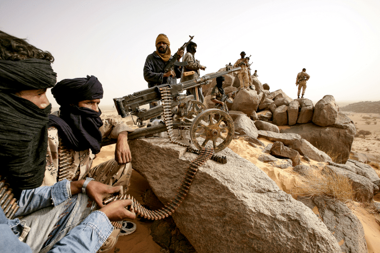 Les Touareg du MNLA (Mouvement National de Liberation de l'Azawad) au nord du Mali, région de Kidal dans la région de l'Adrar des Ifora. Les Touaregs sont en guerre contre l'Armée et le gouvernement Malien.(Photo by Patrick Robert via Getty Images)