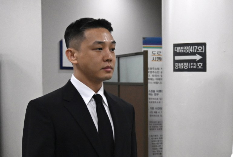 South Korean actor Yoo Ah-in arrives for his trial on alleged drug use at the Seoul Central District Court in Seoul on September 3, 2024. - A high-profile South Korean actor Yoo Ah-in was found guilty on September 3, of illegal use of the anaesthetic drug propofol and handed a one-year jail term, the Yonhap news agency reported. (Photo by Jung Yeon-je / AFP)