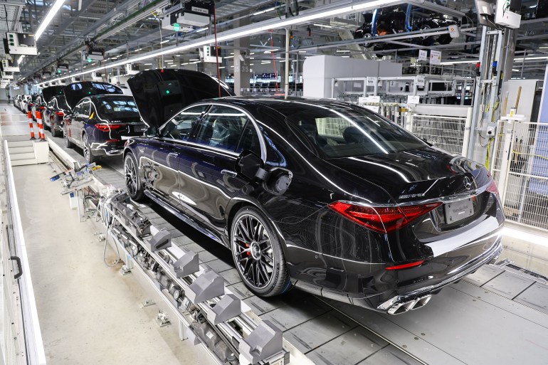 Mercedes-Benz AMG cars queue on a production line of "Factory 56", one of the world's most modern electric and conventional car assembly halls of German carmaker Mercedes-Benz, in Sindelfingen near Stuttgart, Germany, March 4, 2024. REUTERS/Wolfgang Rattay